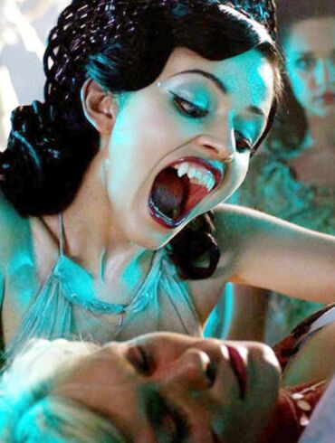 10 pačių ryškiausių kino juostų apie vampyrus