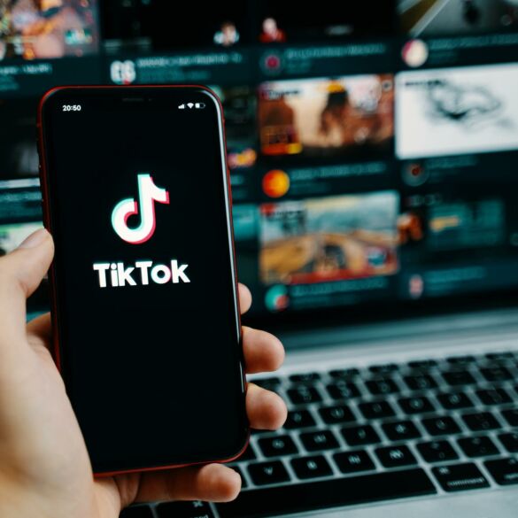 A. Anušauskas apie rekomendacijas nesinaudoti „TikTok“: „Visada reikia vertinti atsižvelgiant į realias grėsmes“