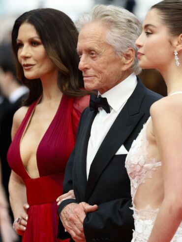 Aktorių Michael Douglas ir Catherine Zeta - Jones 20 - metė dukra tapo Kano kinų festivalio pažiba