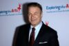 Alec Baldwin neprisipažįsta kaltės dėl netyčinio operatorės nužudymo: skundžia nuosprendį