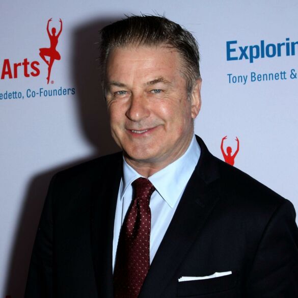 Alec Baldwin neprisipažįsta kaltės dėl netyčinio operatorės nužudymo: skundžia nuosprendį