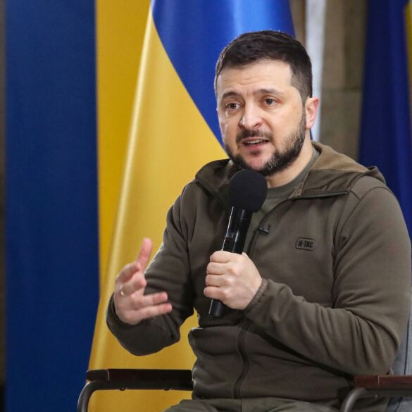 Apskaičiuota Volodymyr Zelenskyy aprangos kaina: kokią žinutę savo stiliumi pasauliui nori perduoti Ukrainos lyderis?