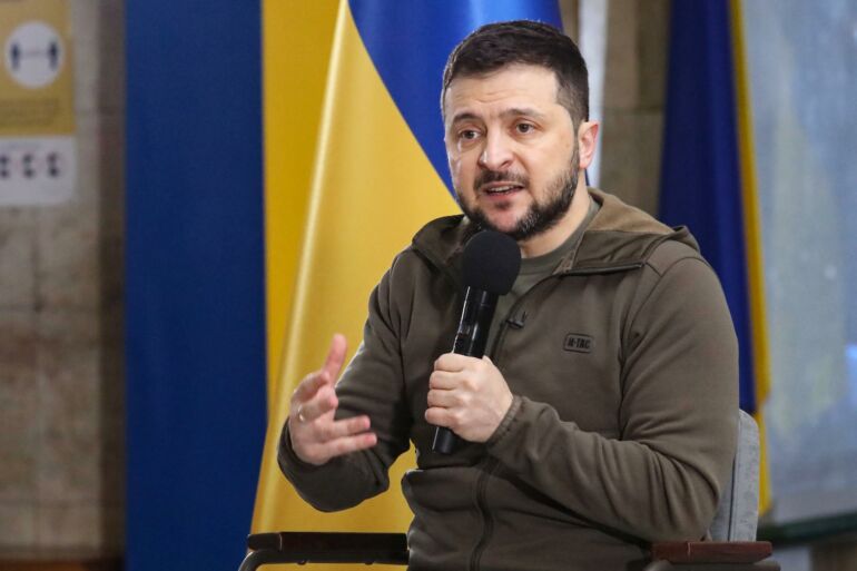 Apskaičiuota Volodymyr Zelenskyy aprangos kaina: kokią žinutę savo stiliumi pasauliui nori perduoti Ukrainos lyderis?