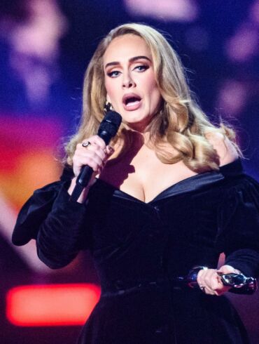 Atlikėja Adele prisipažino patyrusi rimtą traumą