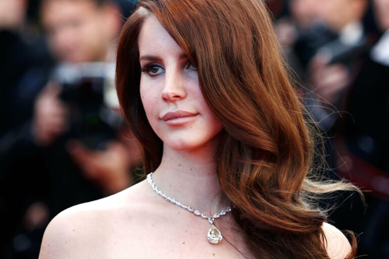 Atlikėja Lana Del Ray susidūrė su pavojingu persekiotoju: kaltina jį sukėlus jai „emocinę kančią“