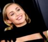 Atlikėja Miley Cyrus kardinaliai pakeitė savo šukuoseną