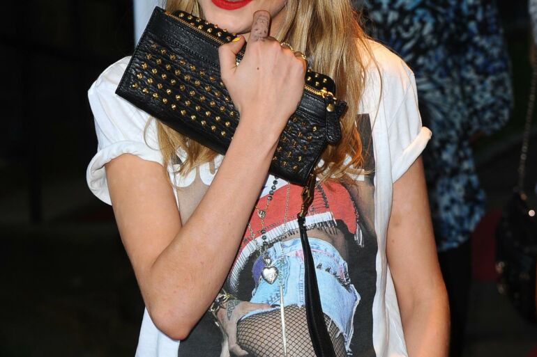 Baugu ar šaunu? Nauja Caros Delevingne tatuiruotė sukėlė ginčus (FOTO)
