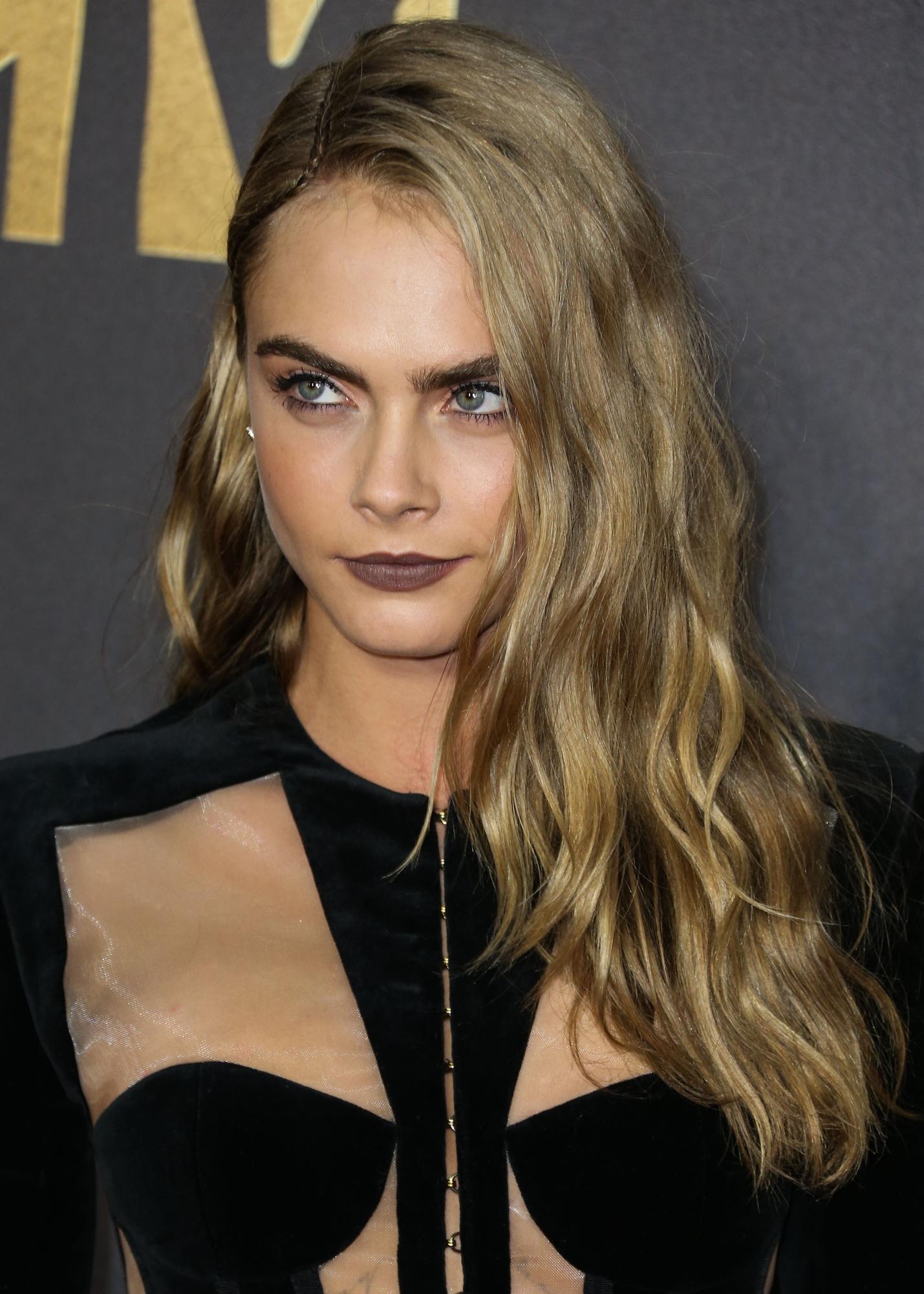 Cara Delevingne pasiryžo ekstremaliems pokyčiams (FOTO) (APKLAUSA)