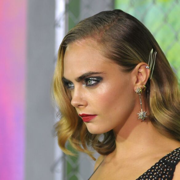 Caros Delevingne grožio nesėkmė: manekenė paseno 10 metų (FOTO)