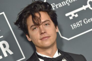 Cole Sprouse turi naują mylimąją?