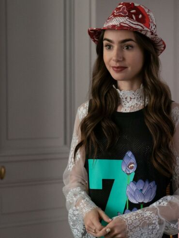 „Emilija Paryžiuje“ aktorė Lily Collins džiaugiasi santykiais: Niujorke užfiksuota kartu su savo vyru