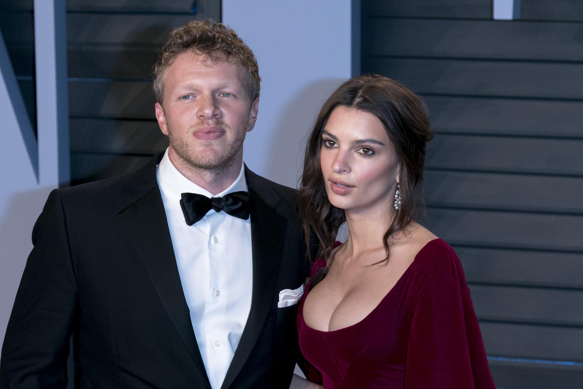 Emily Ratajkowski - ant skyrybų slenksčio su vyru Sebastian Bear-McClard: priežastis - neištikimybė