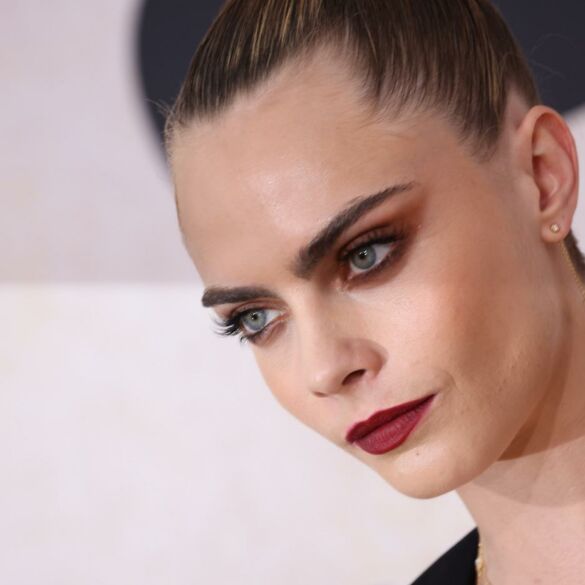 Fatališka moteris: manekenė Cara Delevingne suspindo Kanų kino festivalyje