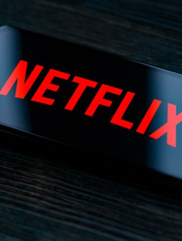 Filmuojant vieną iš „Netflix“ serialų įvyko tragiškas įvykis: žuvo du aktoriai