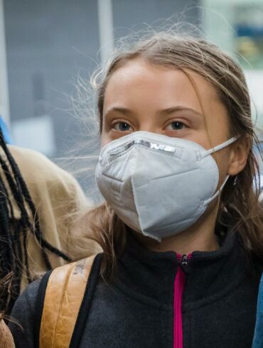 G. Thunberg dalyvavo proteste Londone prieš bankų vaidmenį klimato krizėje