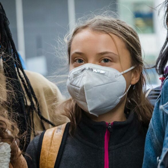 G. Thunberg dalyvavo proteste Londone prieš bankų vaidmenį klimato krizėje