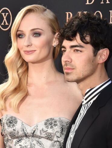 „Game of Throne“ žvaigždė Sophie Turner skiriasi su vyru Joe Jonas