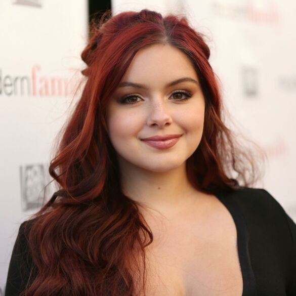 Garsiuose apdovanojimuose Ariel Winter vėl patyrė stiliaus nesėkmę: jei ne perdėtas atvirumas