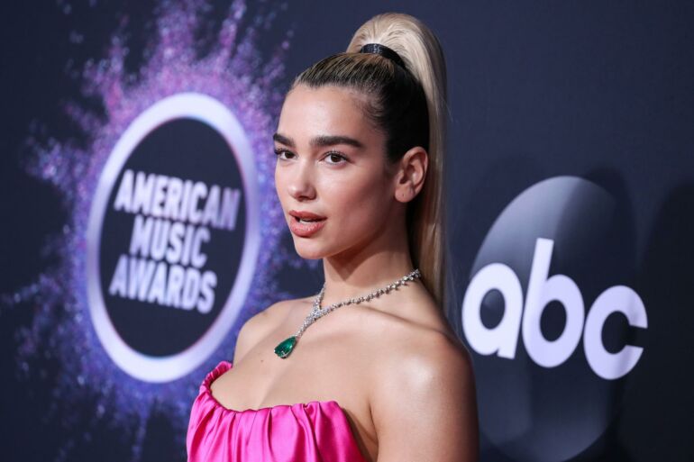 Į Lietuvą atvyksianti Dua Lipa - mados žurnalo „Vogue“ viršelio žvaigždė