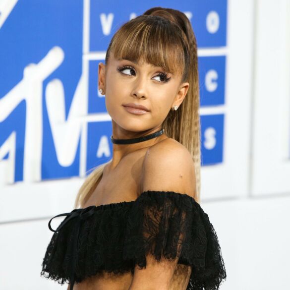 Išnaikins spuogelius per naktį: rekomenduoja pati Ariana Grande