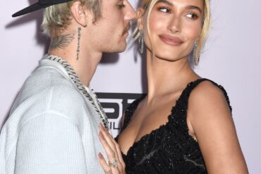 J. Bieber žmona H. Bieber sulaukė kritikos iš sekėjų: pažeidė nerašytą vestuvių viešnios stiliaus taisyklę?