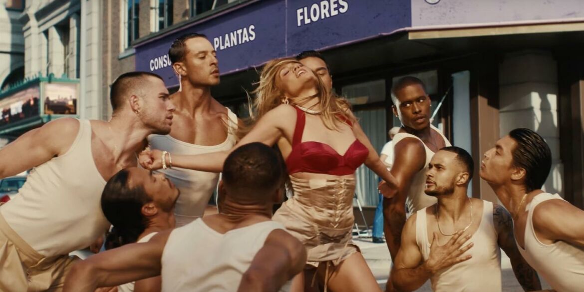 Jennifer Lopez ir Latto išleido aistra alsuojantį dainos vaizdo klipą