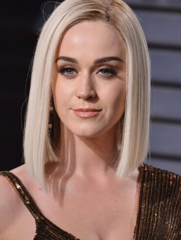 Kai atsiduri prasto plaukų stilisto kedėje? Katy Perry šukuosenų metamorfozės nedžiugina (FOTO)