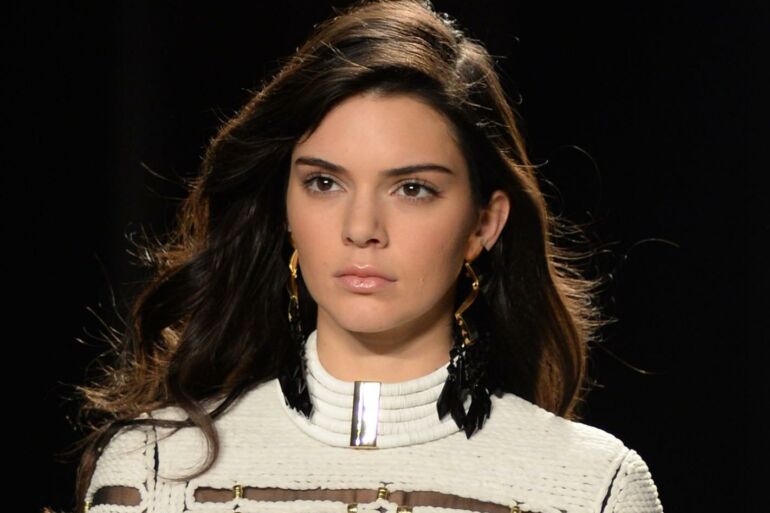 Kendall Jenner gerbėjams Kalėdų proga paruošė pikantišką staigmeną (VIDEO)