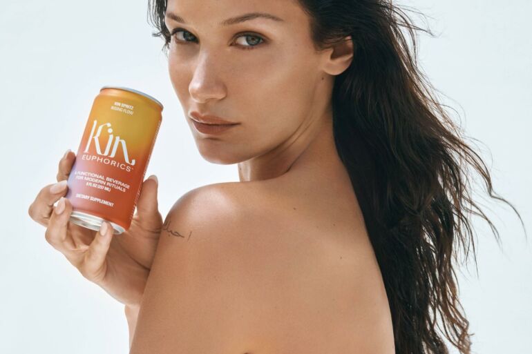 Kendall pėdomis! Po atviro Kendall Jenner pasirodymo „Jacquemus“ reklamoje