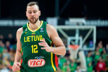 Krepšininkas Donatas Motiejūnas pirmą kartą „Instagram“ pasidalijo kadru su mylimąją
