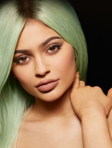 Kylie Jenner - karčios sekėjų replikos dėl paviešintų nuotraukų: „Grožis jai svarbiau už saugumą“