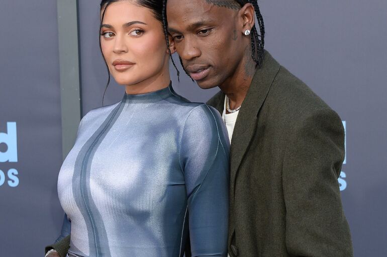 Kylie Jenner mylimasis Travis Scott pagaliau atskleidė jų 6 mėnesių sūnelio vardą?