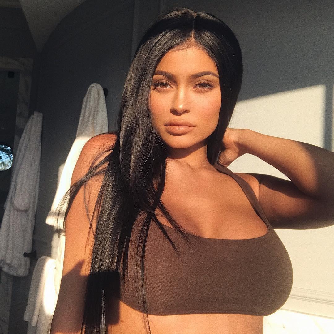 KYLIE JENNER NĖŠČIA: "Instagram" žvaigždė laukiasi reperio Traviso Scotto kūdikio