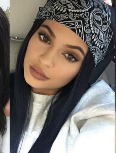 Kylie Jenner pikantiška nuotrauka padalino gerbėjus į dvi stovyklas (FOTO)