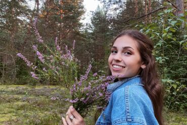 Maisto tinklaraštininkė Daina Perveneckaitė siūlo išbandyti bananinius blynus su šilauogėmis