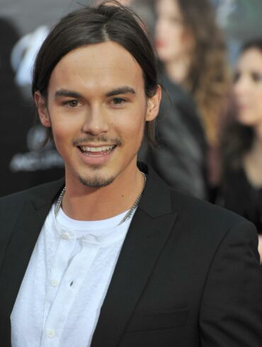 Meilės kerai: "Pretty Little Liars" karštuolis Tyler Blackburn atskleidžia