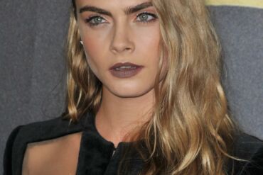 (N - 18) Jaunimo numylėtinė Cara Delevingne pademonstravo