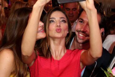 Nauja mada: „Duckface“ pamaina - „Dantų skausmo“ poza(FOTO)