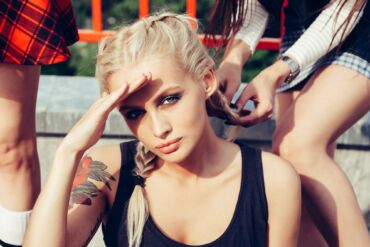 Nauja šukuosenų mada - savęs žalojimas ar stilinga tendencija? (FOTO)
