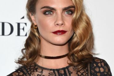 Nė viena garsiame renginyje pasirodžiusi įžymybė neprilygo Carai Delevingne (FOTO)