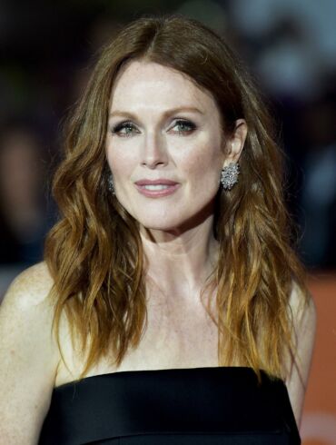 Neįprasto grožio Julianne Moore 14 - metė dukra stulbina panašumu į mamą (FOTO)