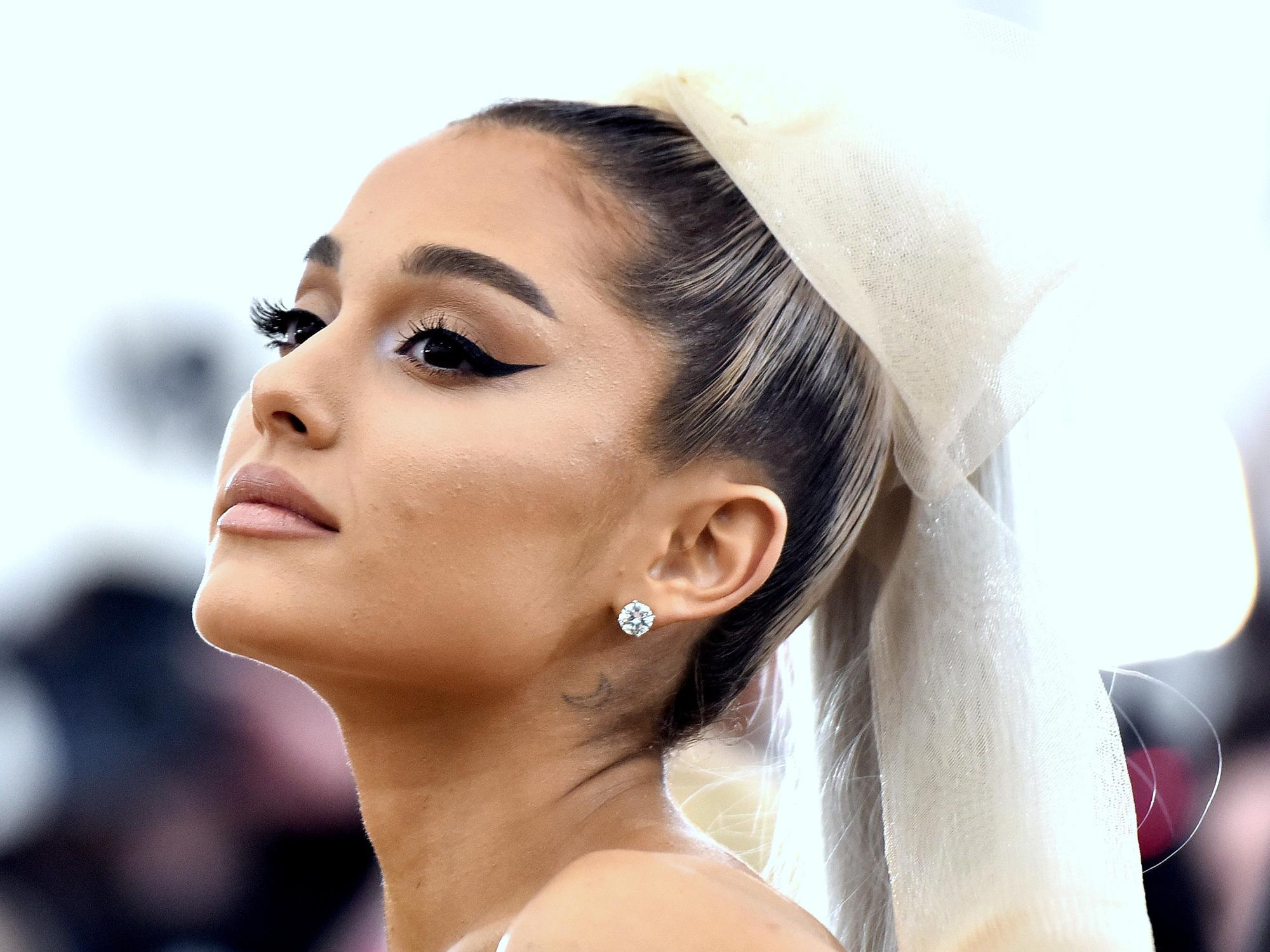 Nėra lygių: retai kada viešumoje pasirodanti Ariana Grande tapo vakaro karaliene (FOTO)