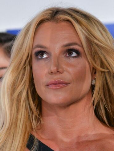 Neseniai ištekėjusi pop princesė Britney Spears socialiniuose tinkluose pasidalijo net 11 pikantiškų nuotraukų