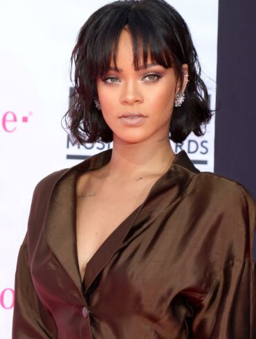 OMG! Rihanna palikta ant ledo: ją išdavė dėl kitos merginos (FOTO)