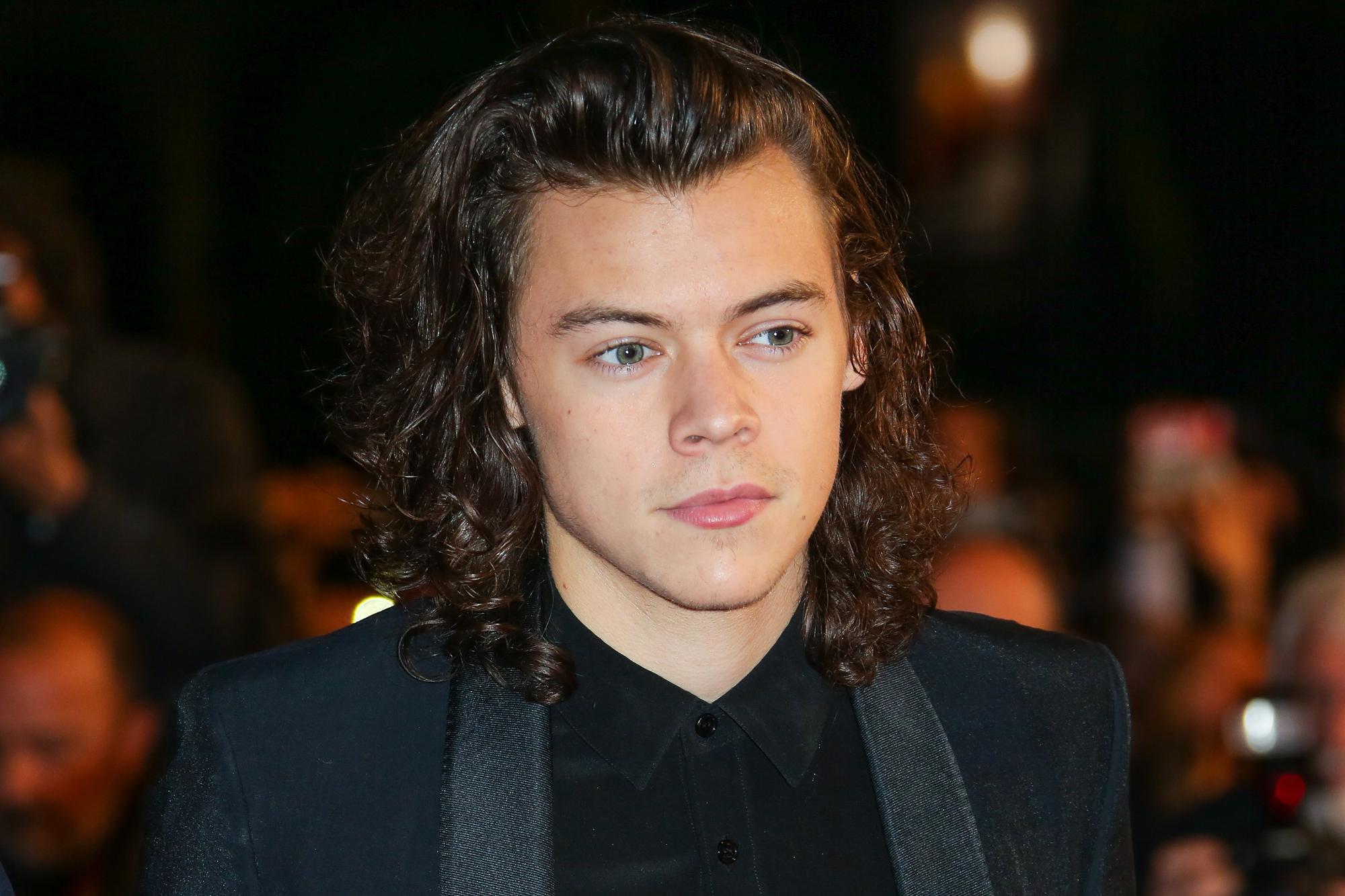 Pagaliau - Harry Styles po ilgų tylos mėnesių pristato naują kūrinį!