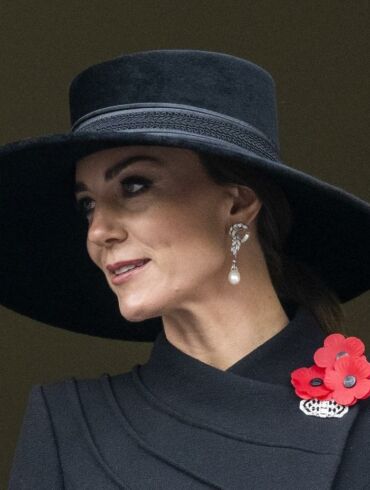 Pagarbos simbolis princesei Dianai: Kate Middleton pasipuošė ypatingais auskarais