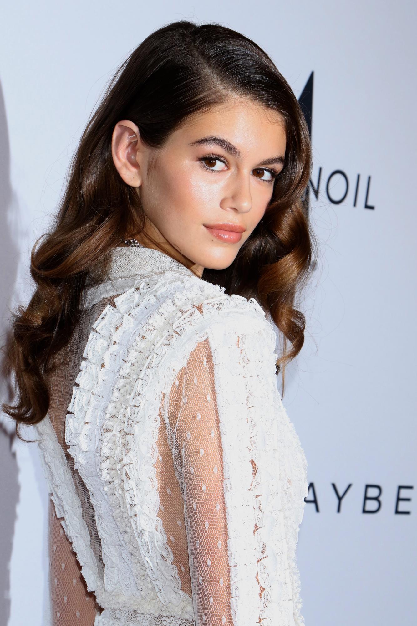 Pamatę 16 m. stiliaus ikoną Kaia Gerber be makiažo visi nustėro: atrodo it vaiduoklis (FOTO)