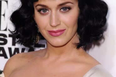 Permainos: Katy Perry nustebino neįprasta plaukų spalva(FOTO)