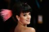 Permainos: per naktį dainininkė Lily Allen kardinaliai pakeitė plaukų spalvą(FOTO)