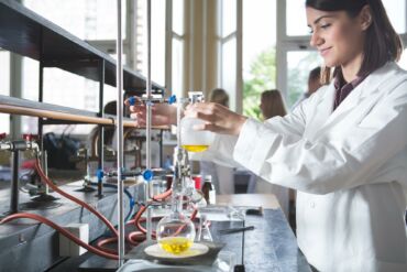 Pirmą kartą LSMU: paskata farmacijos studentams – iš mokslo sugeneruotų lėšų